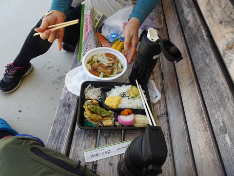 道の駅で昼食中