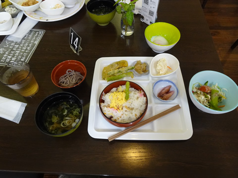 道の駅布でバイキング昼食