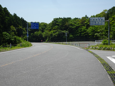 秋芳洞のエレベーターに行く道の分れ