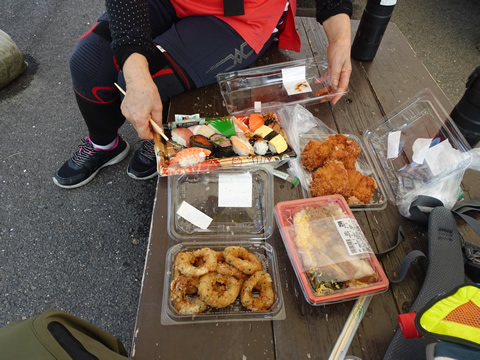 冠山総合公園で弁当