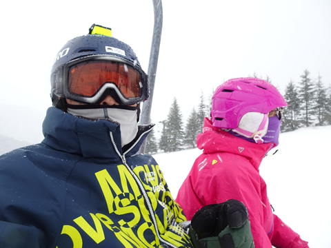 リフトですが湿り雪でした
