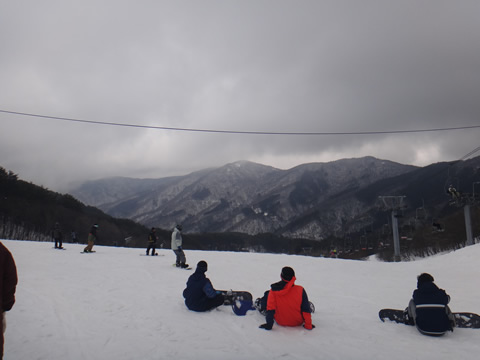 ヒエバタの上から