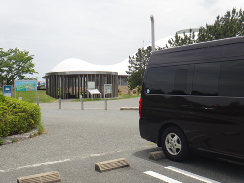 ドーム前の中央駐車場に停めました