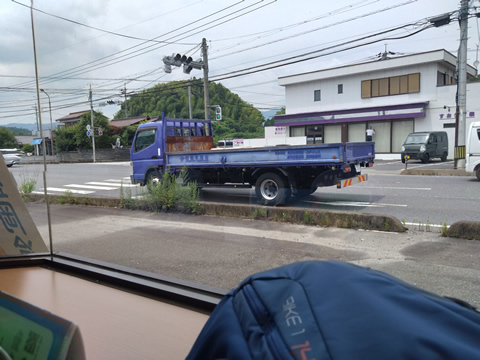 ジョイフルの窓から