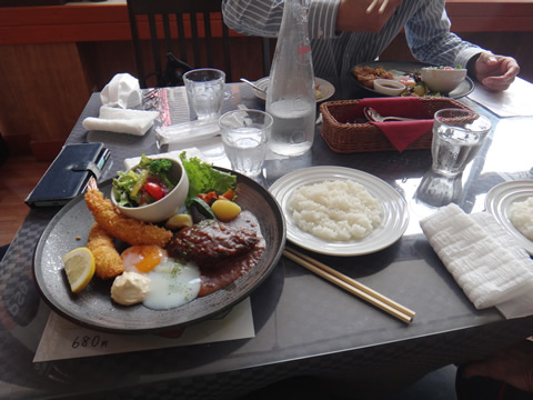 昼食中１