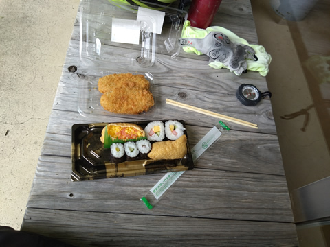 今日はここで昼食でした