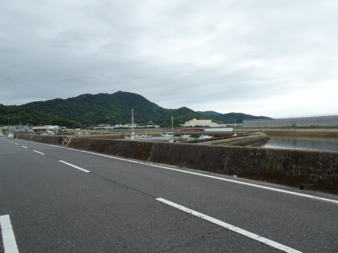 大華山と櫛ケ浜漁港