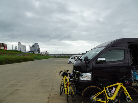 河川敷無料駐車場