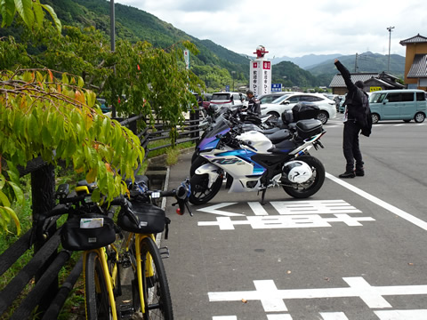 道の駅ひこさんの駐車場